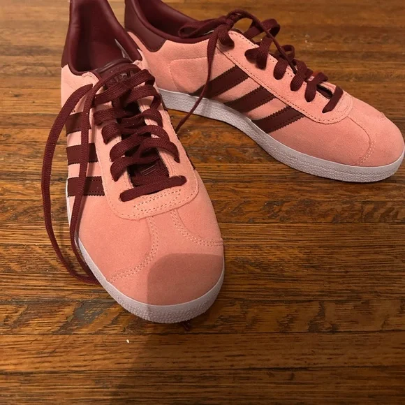 Adidas Gazelles (Men’s 7.5) - Picture 5 of 8